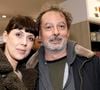 Une nouvelle tombée en 2020.

Christophe Alévêque et sa compagne Serena Reinaldi - Salon du livre de Paris porte de Versailles le 14 mars 2019. © Cédric Perrin/Bestimage