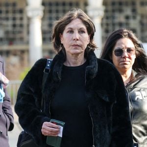 Mathilde Seigner à la sortie des obsèques d'Emilie Dequenne au cimetière Père Lachaise à Paris, France, le 26 mars 2025. © Cyril Moreau/Bestimage