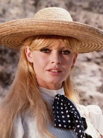 Brigitte Bardot : Visite de sa chapelle champêtre nichée au coeur de La Garrigue, son autre propriété de St Tropez
