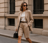 Le bermuda s’impose en 2026 comme une alternative moderne et versatile au short

Tendance du bermuda.