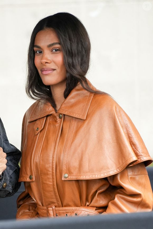 Tina Kunakey - Les célébrités arrivent au défilé Chloé Collection Femme Prêt-à-Porter Printemps/Eté 2025 lors de la Fashion Week de Paris (PFW), le 26 septembre 2024. 
© Lucia Sabatelli / Bestimage