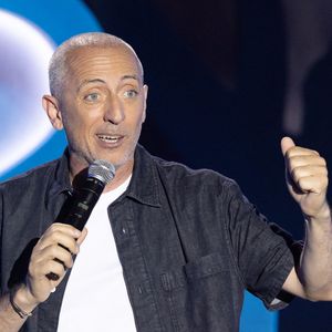 Exclusif - Gad Elmaleh - Enregistrement de l'émission "L'humour à la plage" pour la 2eme édition du festival de Juan les Pins à la pinède Gould le 27 juin 2025. © Bruno Bebert / Bestimage