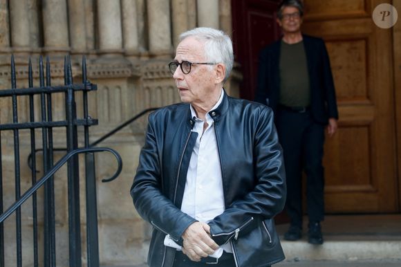 Fabrice Luchini - Sorties des obsèques de Philippe Labro dans l'église de Saint-Germain-des-Prés à Paris le 13 juin 2025. © Dominique Jacovides - Christophe Clovis / Bestimage