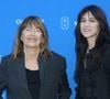 Charlotte Gainsbourg dévoile également des anecdotes sur sa mère, Jane Birkin.

Charlotte Gainsbourg et Jane Birkin lors de la séance photo « Jane By Charlotte » dans le cadre du 14e Festival du film d'Angoulême, à Angoulême, en France, le 27 août 2021. Photo de Jérôme Domine/ABACAPRESS.COM
