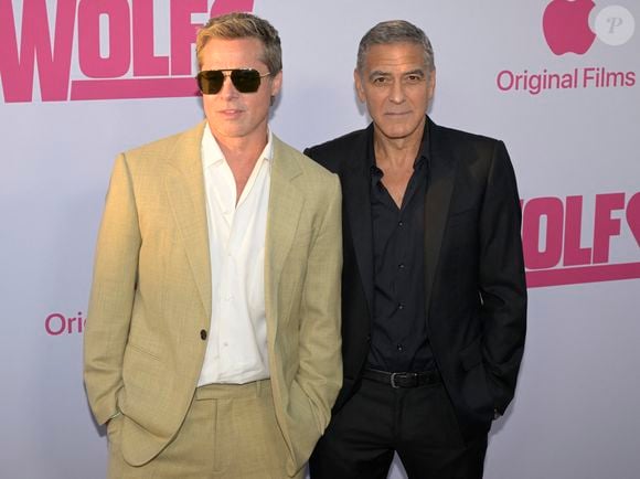 Brad Pitt and George Clooney - Première de Wolfs au cinéma TCL Chinese à Los Angeles le 18 septembre 2024.