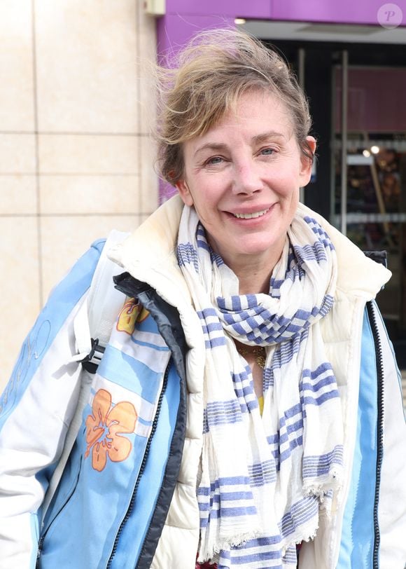 Exclusif - Julie Depardieu à la sortie des studios de RTL à Neuilly-sur-Seine, France, le 20 octobre 2025. Bestimage