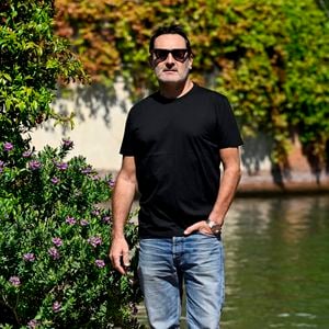 Gilles Lellouche - Les célébrités sur le ponton de l'hôtel Excelsior lors de la 82ème édition du festival international du film de Venise (La Mostra), Italie, le 6 septembre 2025. © SGP/Bestimage