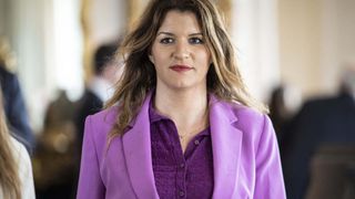 Marlène Schiappa maman : lunettes noires et nuit blanches, elle dévoile sa première sortie avec son petit garçon depuis son arrivée