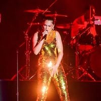 Deux ans après la naissance de son fils, cette grande chanteuse annonce avoir un cancer du sein à 37 ans