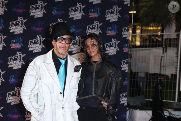 JoeyStarr et sa compagne Pauline Latchoumanin au photocall de la 27ème édition des NRJ Music Awards au palais des Festivals de Cannes, France, le 31 octobre 2025. © Dominique Jacovides/Bestimage
