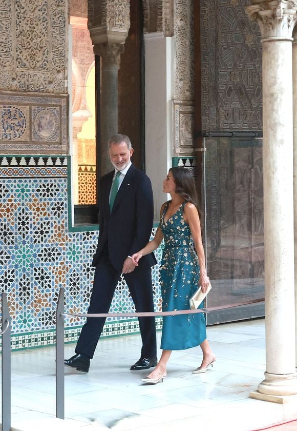 La reine Letizia et le roi Felipe VI d'Espagne organisent un dîner d'État en l'honneur des chefs d'État en visite au Real Alcazar, le 29 juin 2025.

Photo : Lalo Yasky / Bestimage