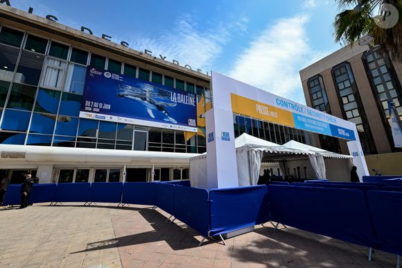 Visite inaugurale de "La Baleine", le temps de l'UNOC, la conférence de l'ONU sur les océans, en présence de Christian Estrosi, le maire de Nice, Olivier Poivre d’Arvor, l'ambassadeur pour les pôles et les enjeux maritimes au Ministère de l’Europe et des Affaires étrangères, Laurent Hottiaux, le nouveau préfet des Alpes-Maritimes, Ashok Adicéam, le délégué général de l'UNOC en charge du projet, Richard Chemla. l'adjoint délégué à la transition écologique et énergétique, à la santé et au bien-être, et Olivier Bettati, délégué général de la mission UNOC à la mairie de Nice, au Palais des expositions à Nice, le 2 juin 2025. © Bruno Bebert/Bestimage