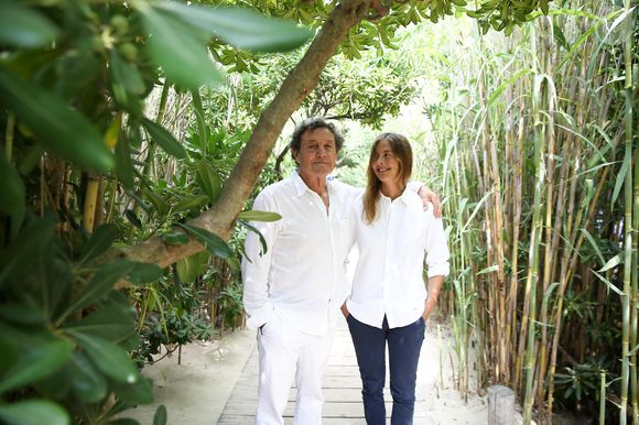 Patrice de Colmont avait fait du Club 55 un lieu légendaire sur la plage de Pampelonne à Ramatuelle.

Exclusif - Patrice de Colmont, propriétaire du Club 55, et sa fille Camille - Pampelonne comme on ne le reverra jamais, le 12 juillet 2018. © Dominique Jacovides/Bestimage