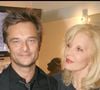 Notamment sur son fils David, né de son mariage avec Johnny Hallyday. Etant également maman d'une fille prénommée Darina (adoptée avec son actuel époux Tony Scotti), l'artiste a toujours fait passer sa famille avant sa carrière. Exclusif - David Hallyday et sa mère Sylvie Vartan dans la loge après son concert à l'Olympia en 2009. (RINDOFF-GUIREC / BESTIMAGE).