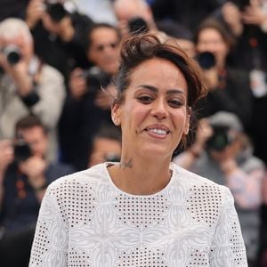 Amel Bent au photocall du film "Ma Frère" lors du 78ème Festival International du Film de Cannes, au Palais des Festivals à Cannes, France, le 22 mai 2025. © Jacovides-Moreau/Bestimage