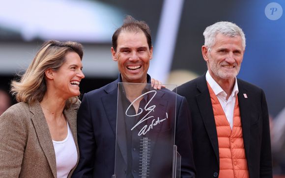Amelie Mauresmo, Rafael Nadal, Gilles Moretton  -  Hommage à Rafael Nadal lors des internationaux de France de tennis à Roland Garros le 25 mai 2025.

© Dominique Jacovides / Cyril Moreau / Bestimage