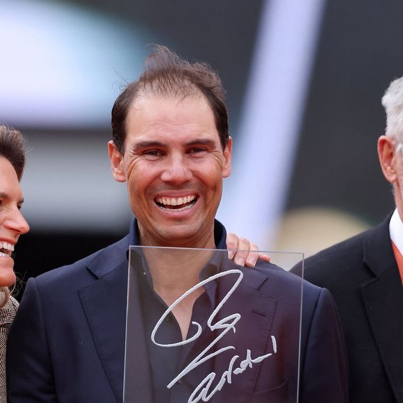 Amelie Mauresmo, Rafael Nadal, Gilles Moretton  -  Hommage à Rafael Nadal lors des internationaux de France de tennis à Roland Garros le 25 mai 2025.

© Dominique Jacovides / Cyril Moreau / Bestimage