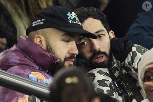 Ils font partie des quelque 400 000 Français actuellement bloqués dans la région, aux côtés notamment d'Élodie Gossuin, d'Agathe Auproux et de Vincent Moscato.


Bigflo et Oli - Célébrités dans les tribunes lors du match de Ligue 1 McDonald's opposant le Paris Saint-Germain (PSG) à l'Olympique de Marseille (OM) - (3-1) au Parc des Princes à Paris le 16 mars 2025. © Cyril Moreau/Bestimage