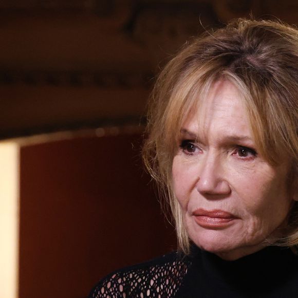 Exclusif - Clémentine Célarié lors de l'enregistrement de l'émission "Olympiascope" au théâtre Antoine, présentée par B.Montiel et diffusée le 2 mai 2025 sur Olympia TV, au théâtre Antoine à Paris, France, le 18 février 2025. © Denis Guignebourg/Bestimage