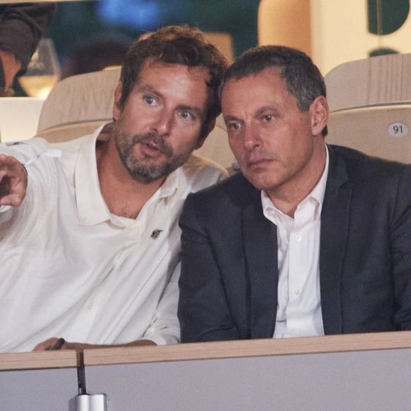 Marc-Olivier Fogiel et François Roelants se sont mariés il y a maintenant plus de dix ans.

François Roelants et son mari Marc-Olivier Fogiel - Personnalités dans les tribunes lors des Internationaux de France de tennis de Roland Garros à Paris. 
© Jacovides-Moreau / Bestimage