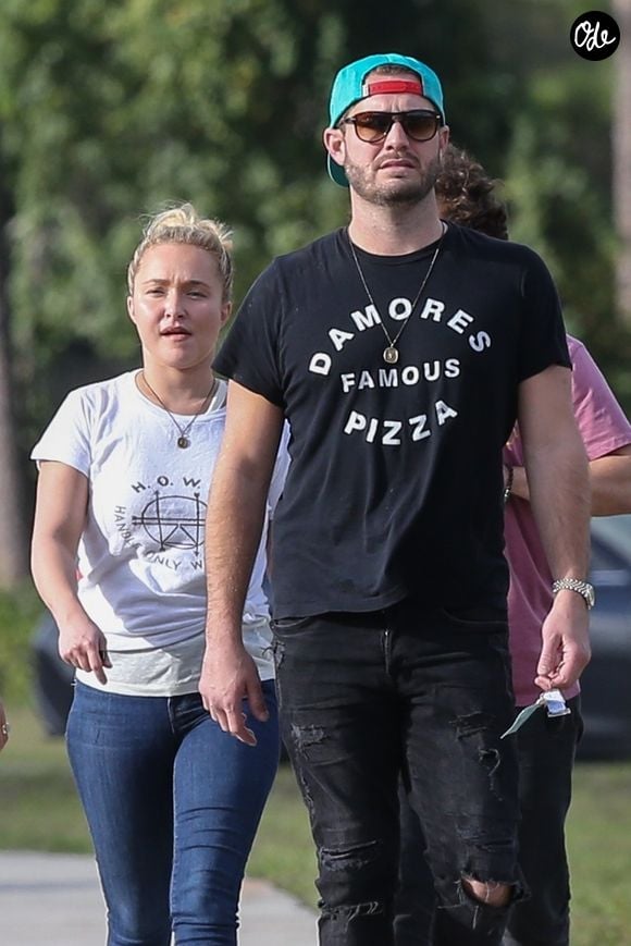 Hayden Panettiere et son compagnon Brian Hickerson sont allés au théâtre en famille à St Augustine en Floride, le 21 octobre 2018. Photo par Backgrid USA / Bestimage