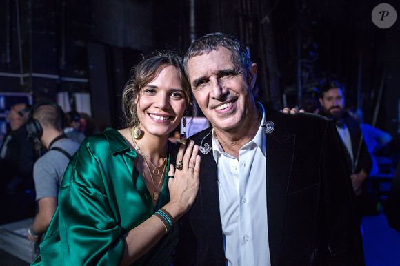 Exclusif - Julien Clerc et sa fille Vanille - Backstage de l'enregistrement de l'émission "Rendez vous avec Julien Clerc" au Théâtre du Châtelet à Paris, qui sera diffusée le 29 novembre sur France 3. Le 24 octobre 2019.


© Cyril Moreau / Bestimage