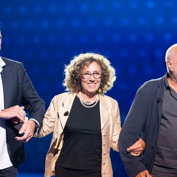 Exclusif - Garou, Mireille Dumas et François Berléand lors de l'enregistrement de l'émission "La Boîte à secrets", présentée par F.Bollaert et diffusée le 26 septembre 2025 sur France 3, dans les studios du Lendit à Saint-Denis, Seine Saint-Denis, France, le 8 septembre 2025. © Pierre Perusseau/Bestimage