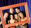 Plusierus acteurs de Friends lui ont rendus hommage

Matthew Perry (dans le rôle de Chandler Bing), Courteney Cox Arquette (dans le rôle de Monica Geller),  Matt LeBlanc (dans le rôle de Joey Tribbiani), Lisa Kudrow (dans le rôle de Phoebe Buffay), David Schwimmer (dans le rôle de Ross Geller), Jennifer Aniston (dans le rôle de Rachel Green)  Friends (NBC) saison 7 États-Unis - 2000-2001. 
 Photo : Wenn/ABACAPRESS.COM