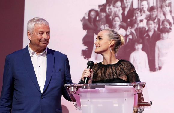 Exclusif - Christian Courtin-Clarins (président du conseil de surveillance de Clarins) et Laeticia Hallyday ("Femme de Coeur 2017" par Clarins pour son engagement humanitaire) - Le Prix Clarins pour l'enfance fête ses 20 ans et récompense sa nouvelle femme de coeur Laeticia Hallyday pour son association La Bonne Étoile à l'hôtel Salomon de Rothschild à Paris, France, le 14 mars 2017. 
 © Borde-Jacovides/Bestimage