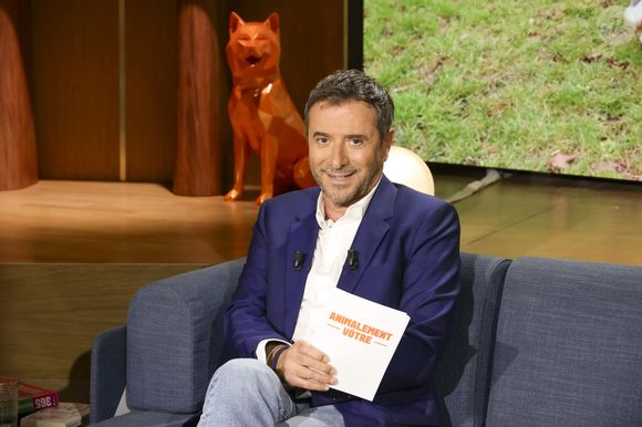 Exclusif - Bernard Montiel sur plateau de l'émission "Animalement Vôtre" présentée par B.Montiel et diffusée le 4 janvier 2026 sur France 3, à Paris, France, le 3 décembre 2025. © Jack Tribeca/Bestimage