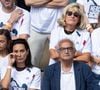 Clémentine, la compagne de R.Gasquet très èmue, et Maryse Gasquet, la mère du tennisman - R.Gasquet reçoit les honneurs du court Philippe Chatrier pour le dernier match de sa carrière lors des Internationaux de France de Tennis de Roland Garros 2025, le 29 mai 2025, après 23 ans de carrière. Pour sa dernière rencontre, le Français s'est incliné face à l'Italien J.Sinner ((6-3, 6-0, 6-4).
© Moreau / Jacovides / Bestimage