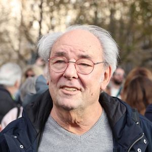 Maxime Le Forestier a 76 ans ce 10 février.

Maxime Le Forestier - Les célébrités participent à la marche silencieuse pour la paix au Proche-Orient, entre l'Institut du monde arabe et le musée d'art et d'histoire du judaïsme à Paris.
© Denis Guignebourg / Bestimage