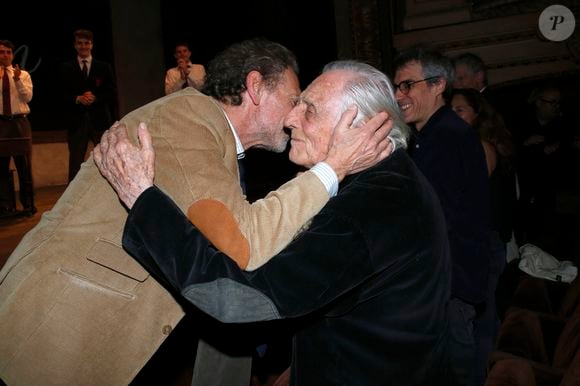 Stephane et son père Jacques Freiss (91 ans) - Stéphane Freiss est élevé au grade d'Officier de l'ordre des Arts et des Lettres au théâtre Antoine à Paris, France, le 13 Mai 2024.  

© Bertrand Rindoff / Bestimage