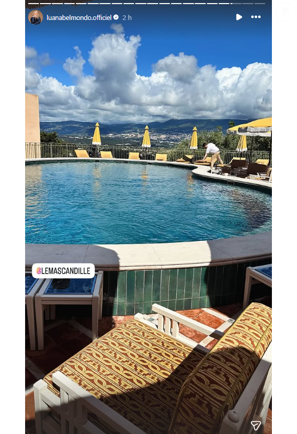 Dans une première story, elle a dévoilé une sublime photo d'une piscine aux courbes élégantes, bordée de parasols jaunes au charme rétro, avec un panorama spectaculaire sur les montagnes. Le lieu de ce havre de paix ? Le mythique Mas Candille, un domaine cinq étoiles niché à Mougins. 

Luana Belmondo de passage dans le sud, elle allie plaisir et travail.