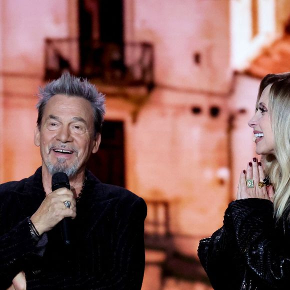 Florent Pagny, Lara Fabian lors surprises lors de l'enregistrement de l'émission "La chanson secrète N°14", présentée par N.Aliagas et diffusée le 26 décembre sur TF1, consacrée à Lara Fabian à Paris le 10 Décembre 2025 

Photo : JACOVIDES-MOREAU / BESTIMAGE
