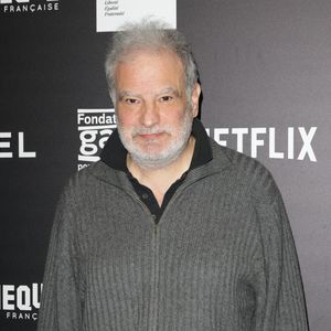 On le connaissait pour son humour décalé mais Raphaël Mezrahi a décidé de s'illustrer dans un tout autre domaine.

Raphaël Mezrahi - Avant-première du film "Finalement" à la cinémathèque française à Paris. © Coadic Guirec/Bestimage