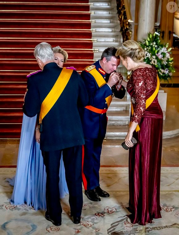 Grand Duke Guillaume,Grande-Duchesse Stephanie de Luxembourg, La reine Mathilde de Belgique), le roi Philippe de Belgique aux arrivées du dîner de gala des célébrations du changement de trône au Palais grand-ducal du Luxembourg, le 3 octobre 2025. @Dana Press / Bestimage