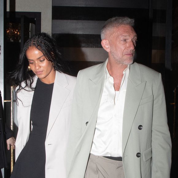 Vincent Cassel et sa compagne Narah Baptista à la sortie d'un dîner à l'hôtel "Costes" lors de la Fashion Week de Paris (PFW), le 18 janvier 2024.