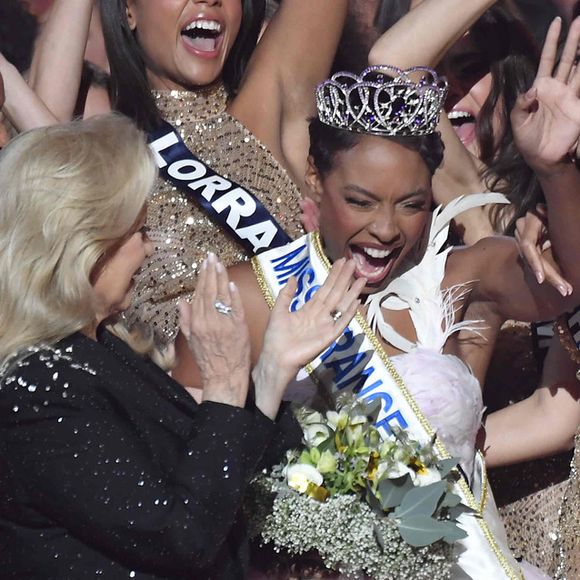 Cette hôtesse de l'air, très maniaque selon ses dires, avait déjà participé au concours, il y a 13 ans

Miss France 2025, sur TF1           Crédits : Pierre Billard/sipa press via Bestimage