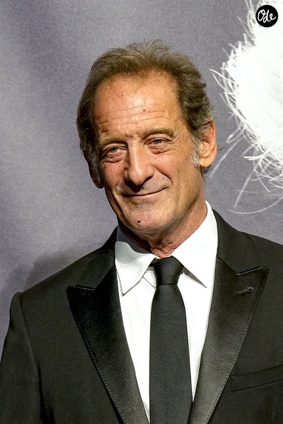 Le compagnon de Cécile Duffau attache une importance particulière à ses enfants, comme il a pu le laisser comprendre dans la suite de cette interview. 

Vincent Lindon - Photocall de la cérémonie de remise du Prix Lumière à W.Wenders à l'occasion de la 15ème Edition du Festival Lumière de Lyon. Le 20 octobre 2023
© Sandrine Thesillat / Panoramic / Bestimage