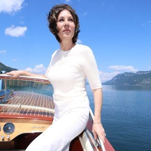 Exclusif - Mathilde Seigner en Riva sur le Lac du Bourget lors de la 3ème édition du Festival du Cinéma Français et de la gastronomie d'Aix-les-Bains le 5 juin 2024.
© Denis Guignebourg / Bestimage