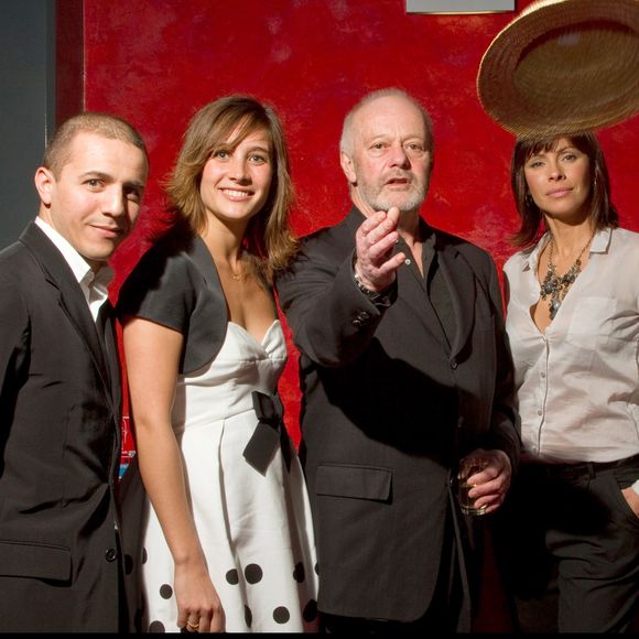 Au début de sa carrière, ce jeune artiste était promis à un avenir radieux.

Faudel, Julie de Bona, Mickael Radford (président du jury), Mathilda May, ... lors de l'ouverture du festival international du film de Boulogne Billancourt. OLIVIER VIGERIE / BESTIMAGE