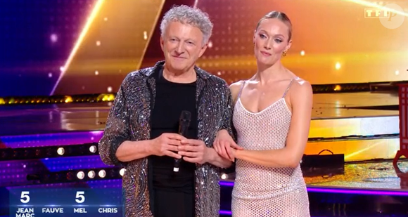 Vendredi soir, dans "Danse avec les stars", Nelson Monfort s'est vu attribuer un "2" de la part de Chris Marques après sa prestation et juste avant son élimination de la compétition.

Nelson Monfort éliminé de "Danse avec les stars" après avoir reçu la note de "2" de la part de Chris Marques. TF1