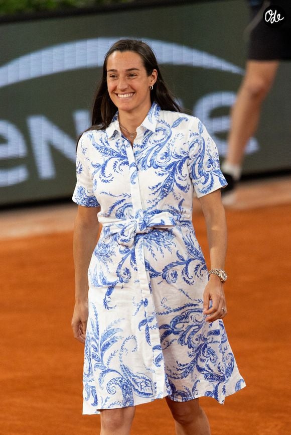"Notre petit garçon est enfin parmi nous. Les mots ne suffisent pas à exprimer à quel point il est merveilleux de devenir parents", a-t-elle écrit.

Caroline Garcia lors des Internationaux de France de Tennis de Roland Garros 2026, à Paris, France, le 4 juin 2026.

© Jacovides-Moreau/Bestimage
