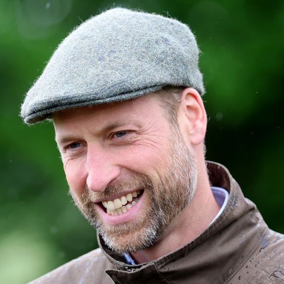 Cette vidéo humoristique a rapidement été partagée sur TikTok et est devenue virale, avec plus de 9,7 millions de vues. 

Le prince William, prince de Galles, visite une zone de tourbière restaurée dans le parc national de Dartmoor, Devon, Royaume-Uni le 12 juin 2025.

© Chris Jackson / Pool / Burton vi Bestimage