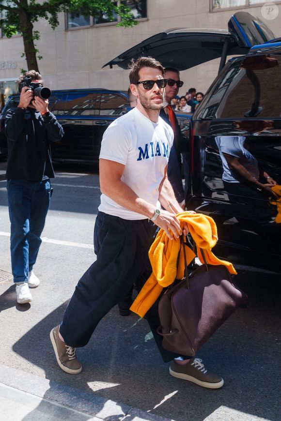 EXCLUSIF New York, NY Simon Porte Jacquemus, la force créatrice de Jacquemus, a été vu arrivant à son hôtel à New York avant le Met Gala. Backgrid USA / Bestimage