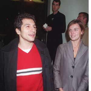 En légende de plusieurs clichés dans des paysages de rêve, l'ancienne animatrice écrit : "Sumba baby. Retour en images sur ces 4 jours au paradis. 

Archives : Marine Vignes et Nagui 1998