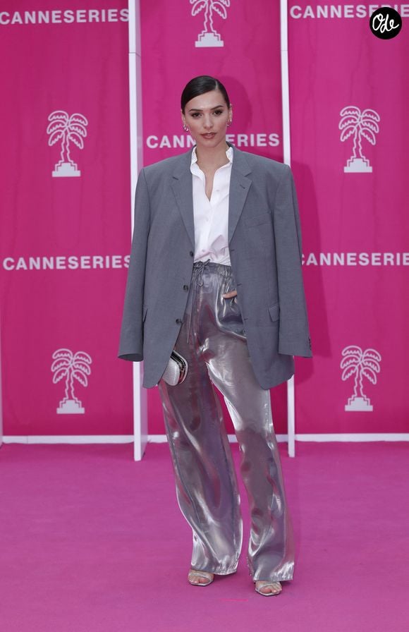 Pas question pour autant de se séparer de sa petite Lena Rose. Dans sa story Instagram, Kleofina Pnishi a ainsi posté un cliché d'une main de son bébé, tout en confiant ses appréhensions en légende : "Être de retour sur un tapis rouge seulement deux mois après l'accouchement n'était pas la chose la plus facile à faire physiquement et mentalement" a-t-elle écrit.

Kleofina Pnishi lors de la projection de la série "Faux-semblants" de la Saison 6 du Festival International CanneSeries au Palais des Festivals de Cannes, le 15 avril 2023. 

© Denis Guignebourg/Bestimage