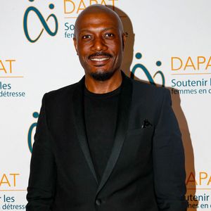 Harry Roselmack lors de la soirée de remise des prix Dapat 2025 au Théâtre du Rond Point à Paris le 24 mars 2025.

© Rachid Bellak / Bestimage