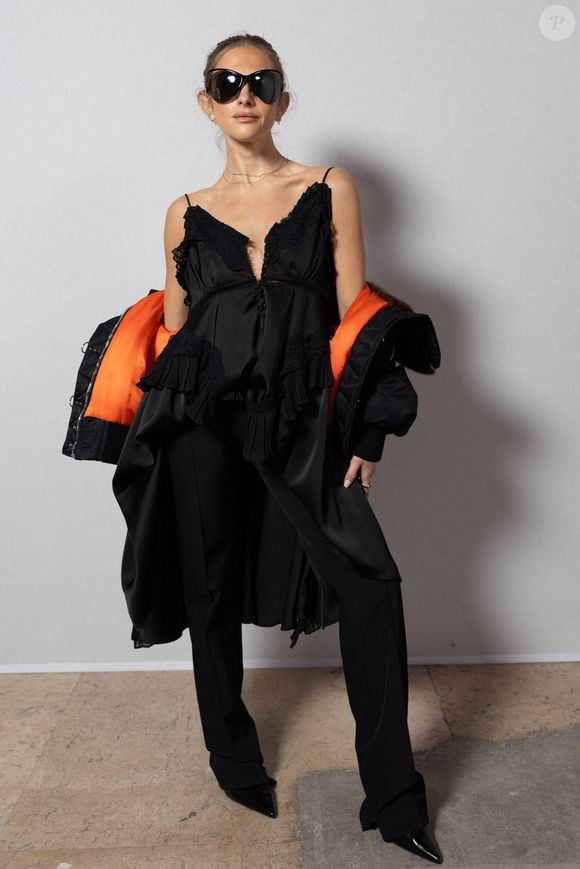 Regina Anikiy au photocall du défilé Vaillant Collection Femme Prêt-à-Porter Automne/Hiver 2026-2027 lors de la Fashion Week de Paris (PFW) au palais de Tokyo, à Paris, France, le 6 mars 2026. © Julien Sarkissian/Bestimage